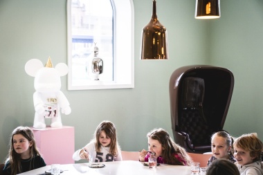 Junior Club viert 150ste verjaardag Groninger Museum